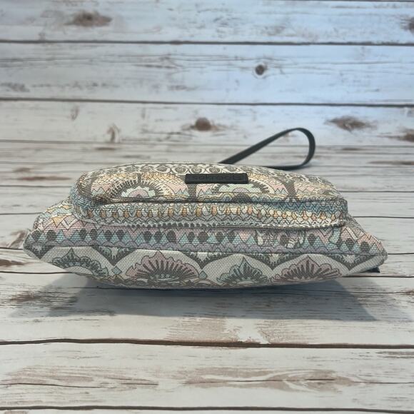 Sakroots Camden Crossbody Handbag in Pastel One World - Picture 7 of 15